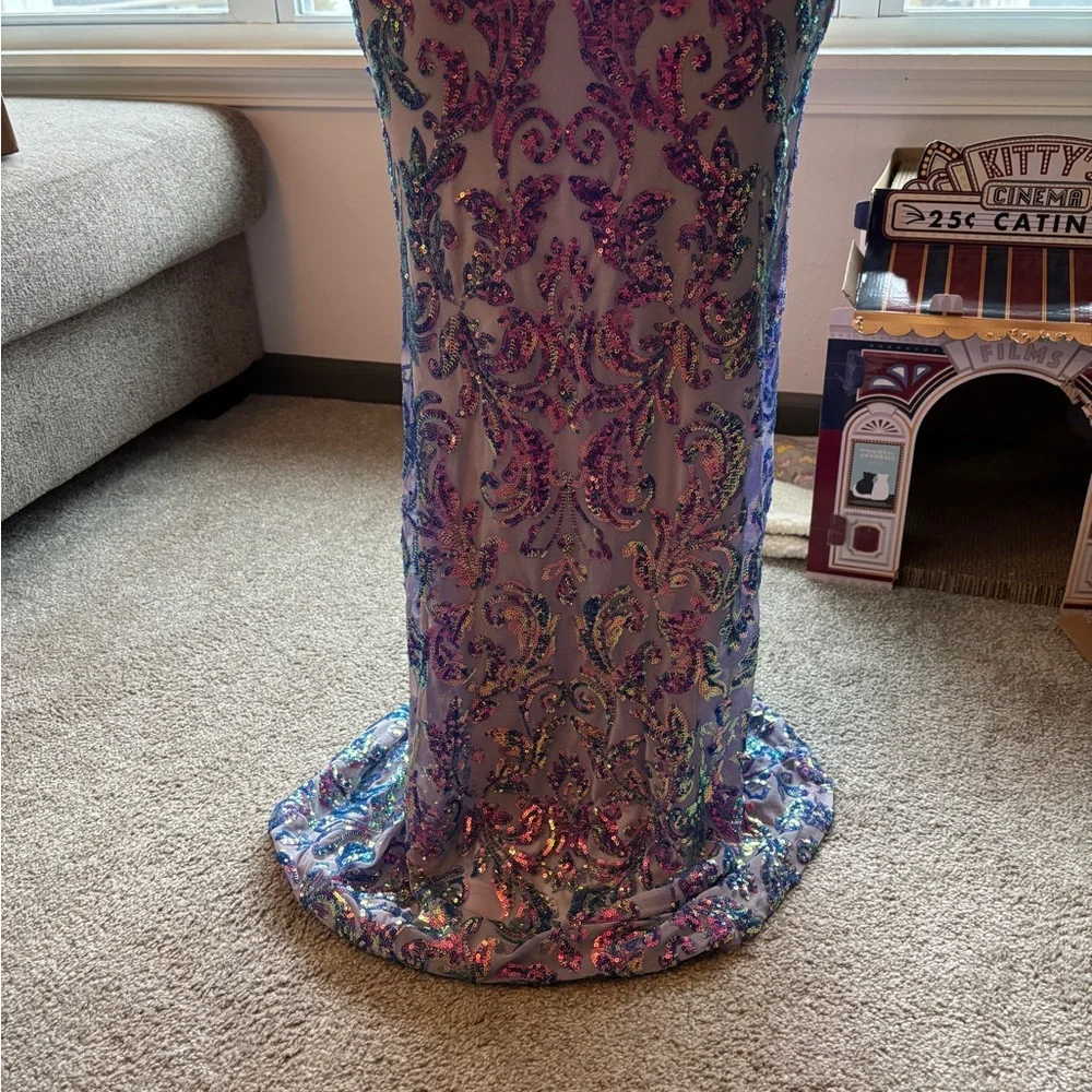 Elegant Sequin Evening Gown - Picture 2 of 3